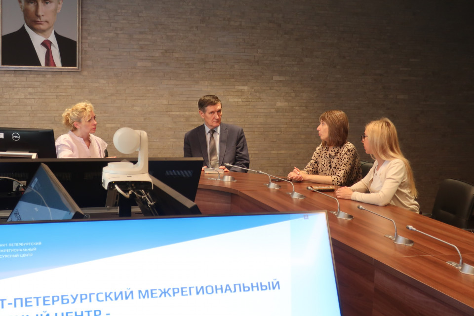Госслужащие Нижегородской области познакомились с работой Ресурсного центра